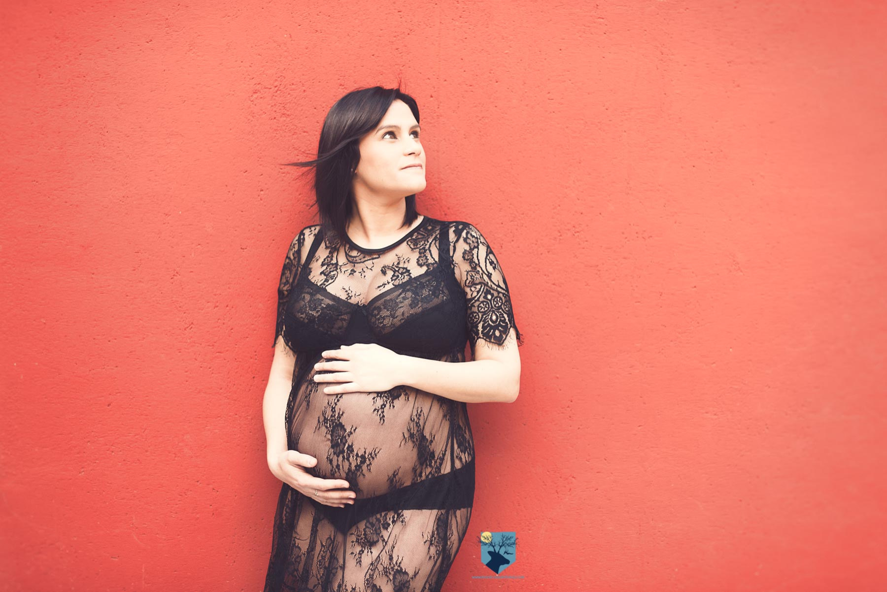 fotografia-girona-figueres emporda monica quintana familia retrato embarazo embarazada pareja amor estudio